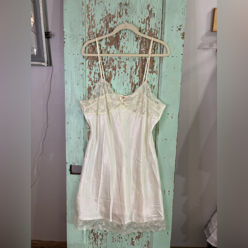 Tiffany’s closet Cream Lace Chemise